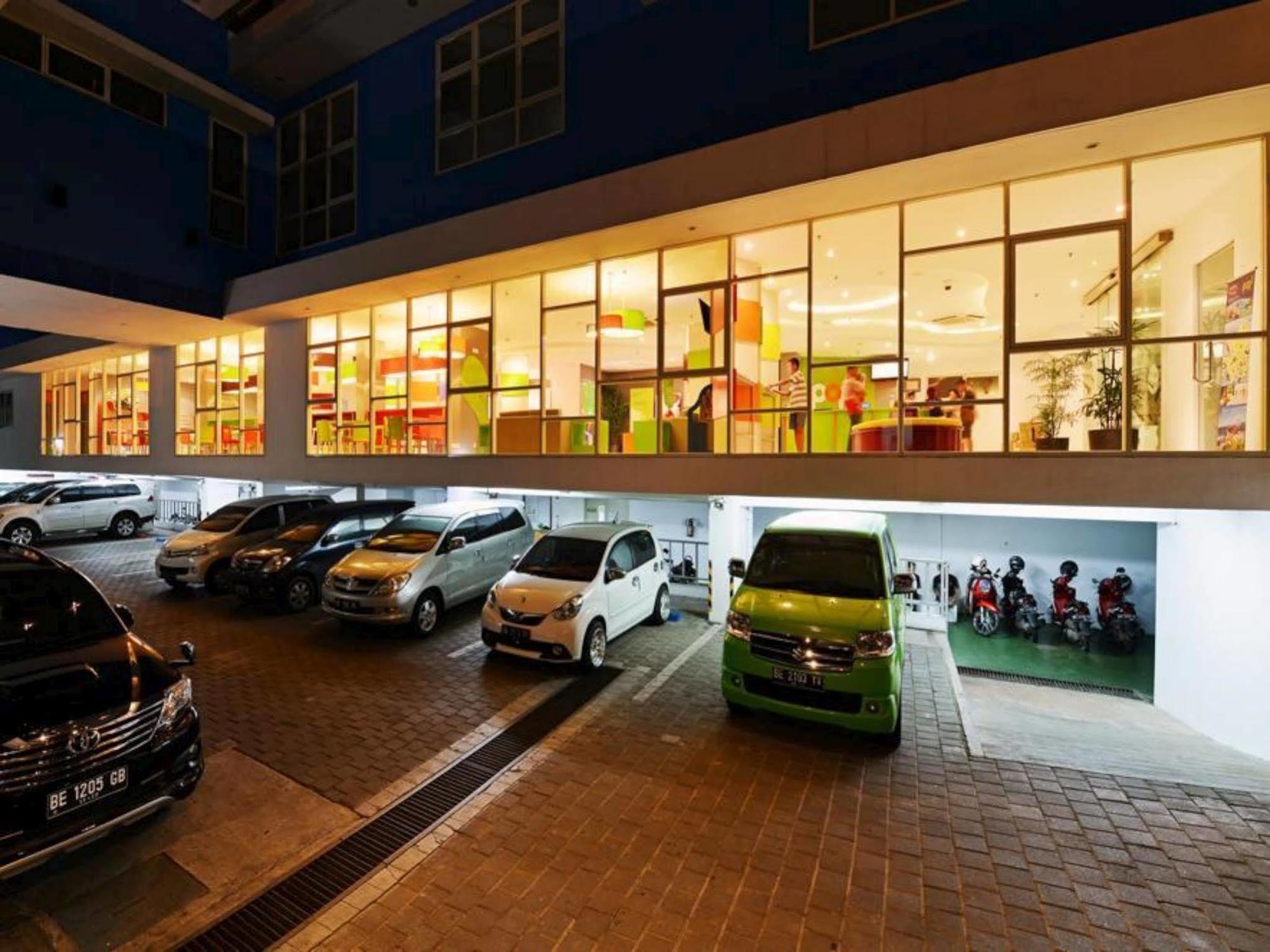 Pop! Hotel Tanjung Karang Bandar Lampung Exterior photo